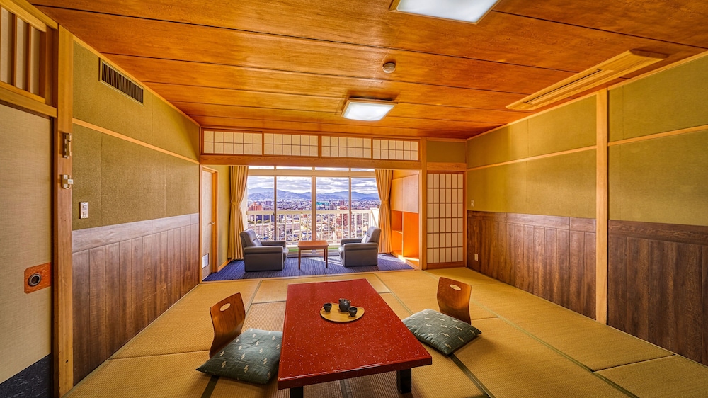 JAPANESE, STANDARD, CITY OR NIGHT VIEW, BATHTUB