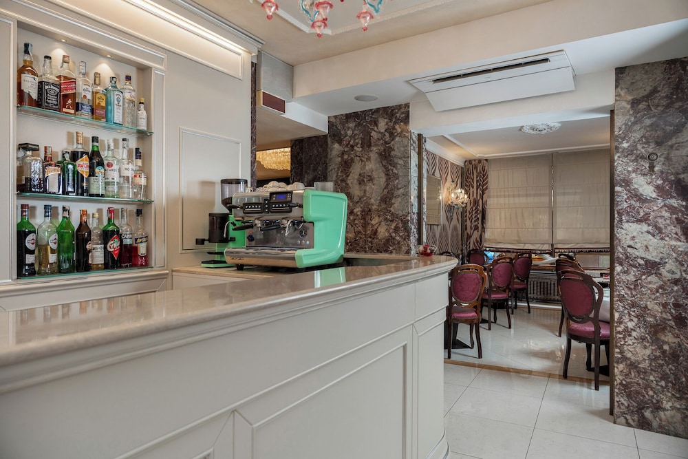 Hotel Montecarlo 28/50