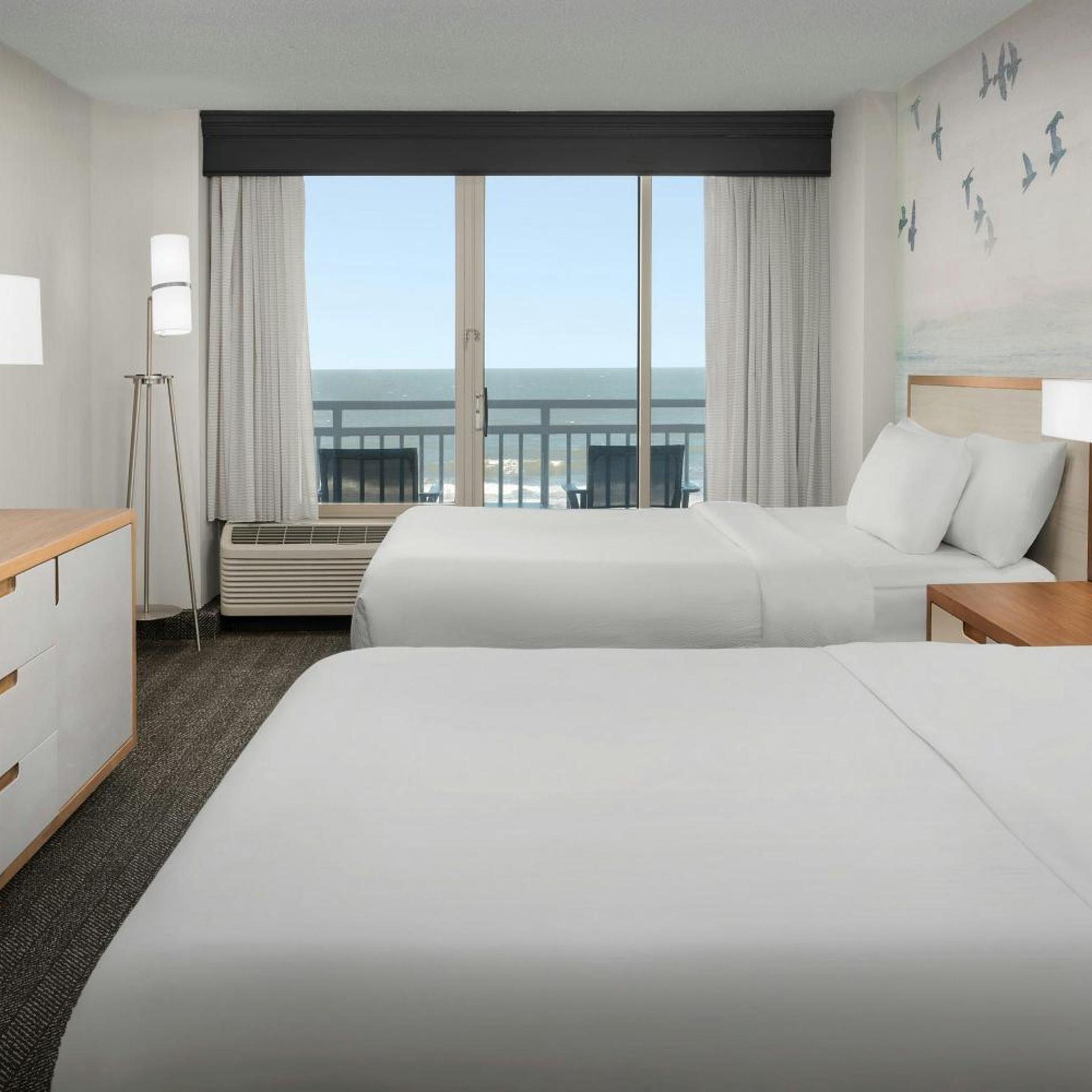 1 Bedroom, Suite, Queen Bed, Ocean Front, Large