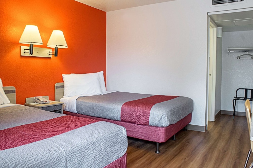Motel6 Kalispell, MT 38/67