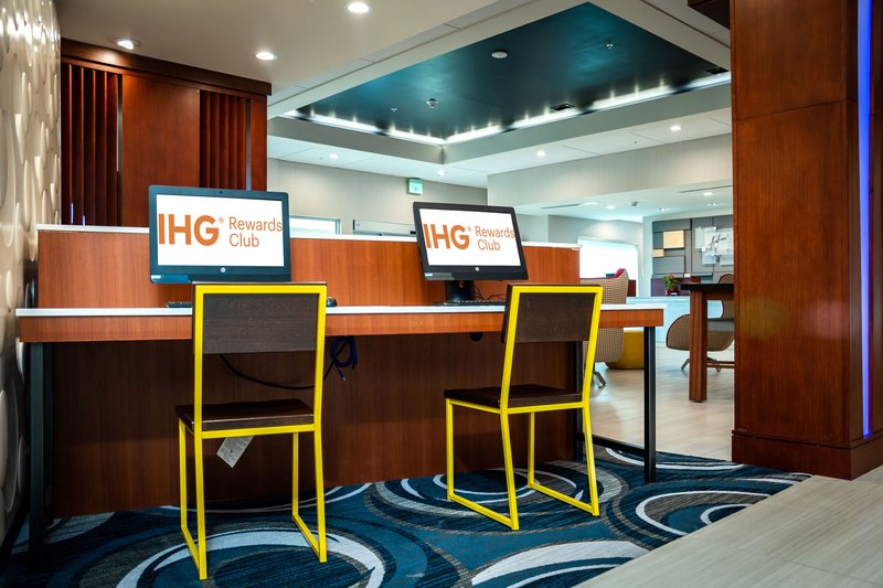 Holiday Inn Express Suites Orlando Lk Buena Vista Area 53/60