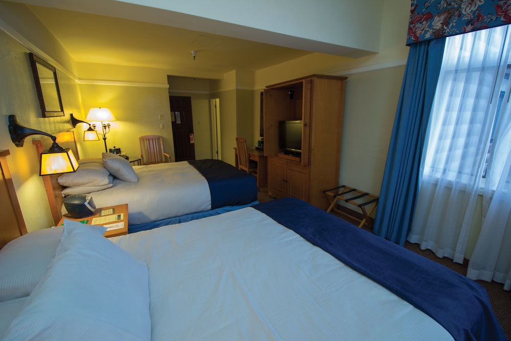 El Tovar Hotel 7/33