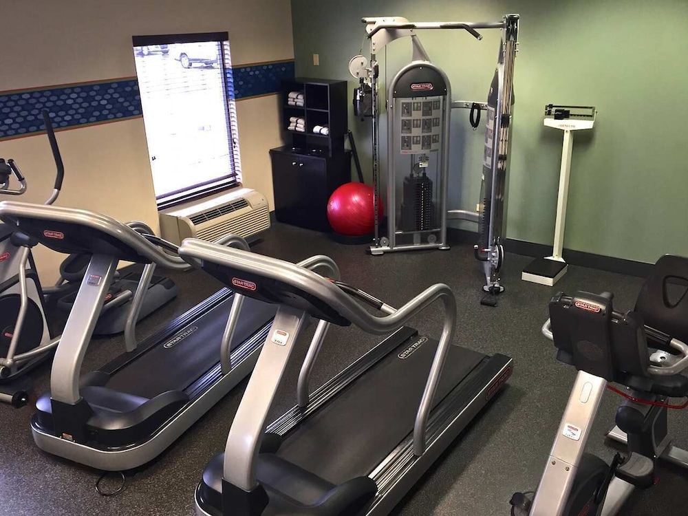 Hampton Inn Suites Bolingbrook 22/48
