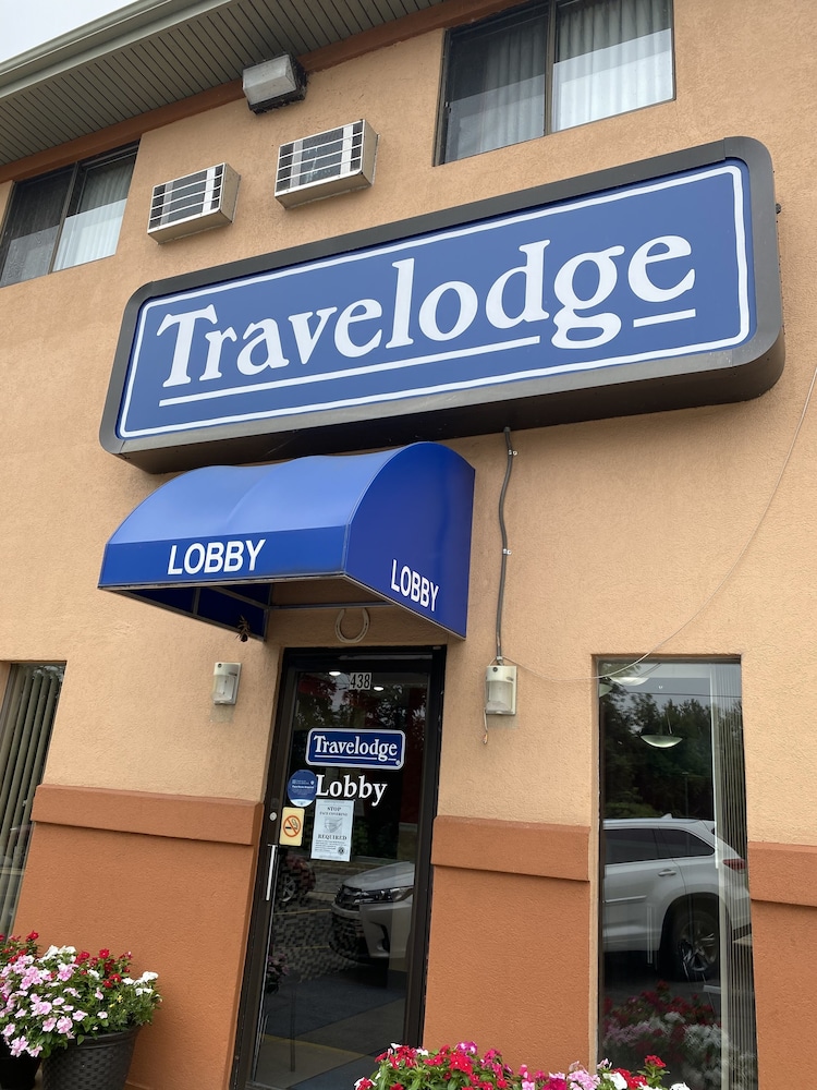 Travelodge by Wyndham La Porte/Michigan City Area 3/50