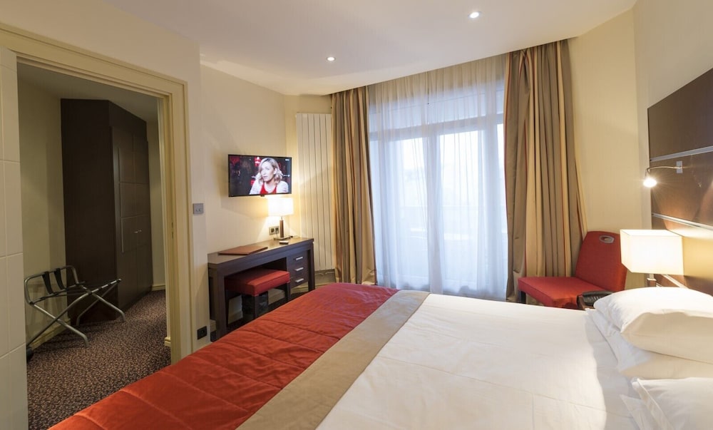 Hotel Bristol 7/50