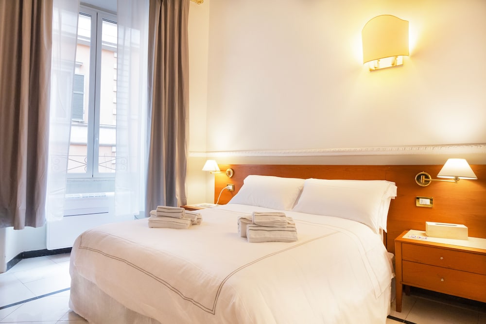 Hotel Domus Rome 3/18