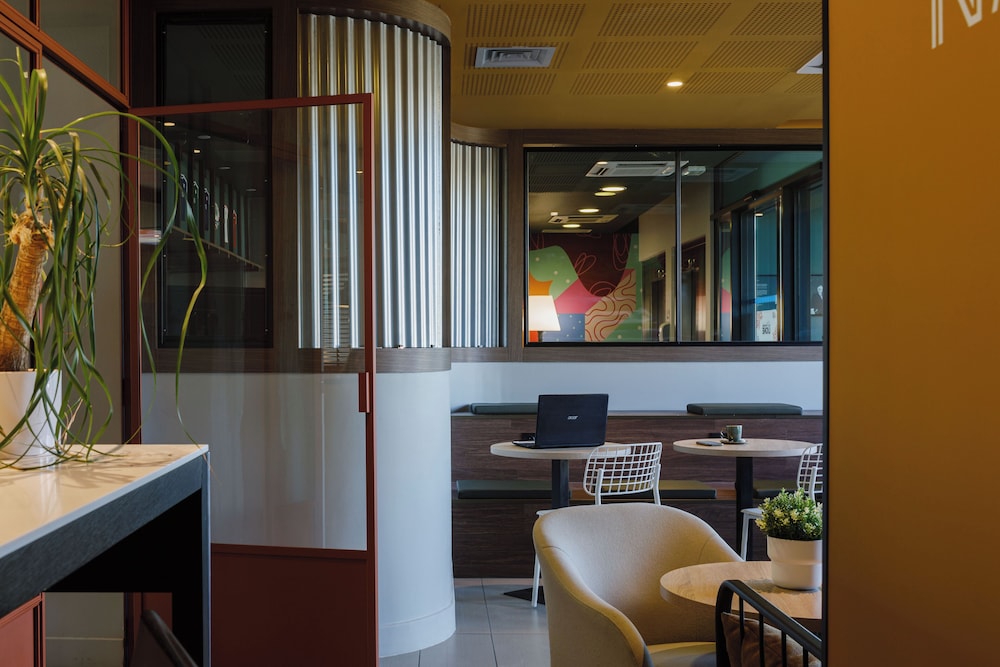 ibis Lyon Meyzieu 39/50