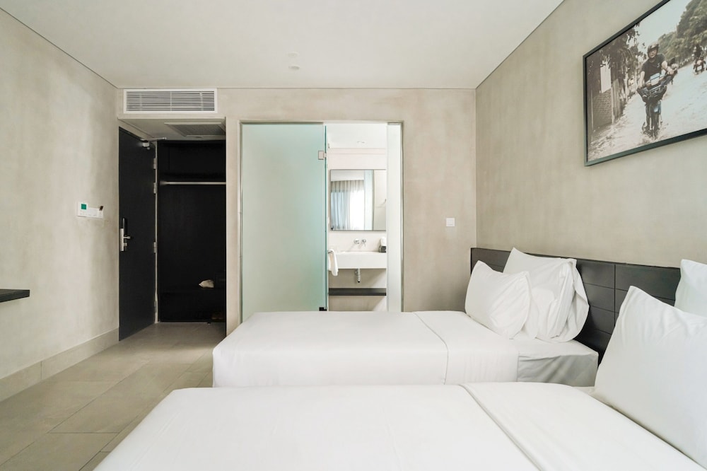 Happy Nest, Twin Beds