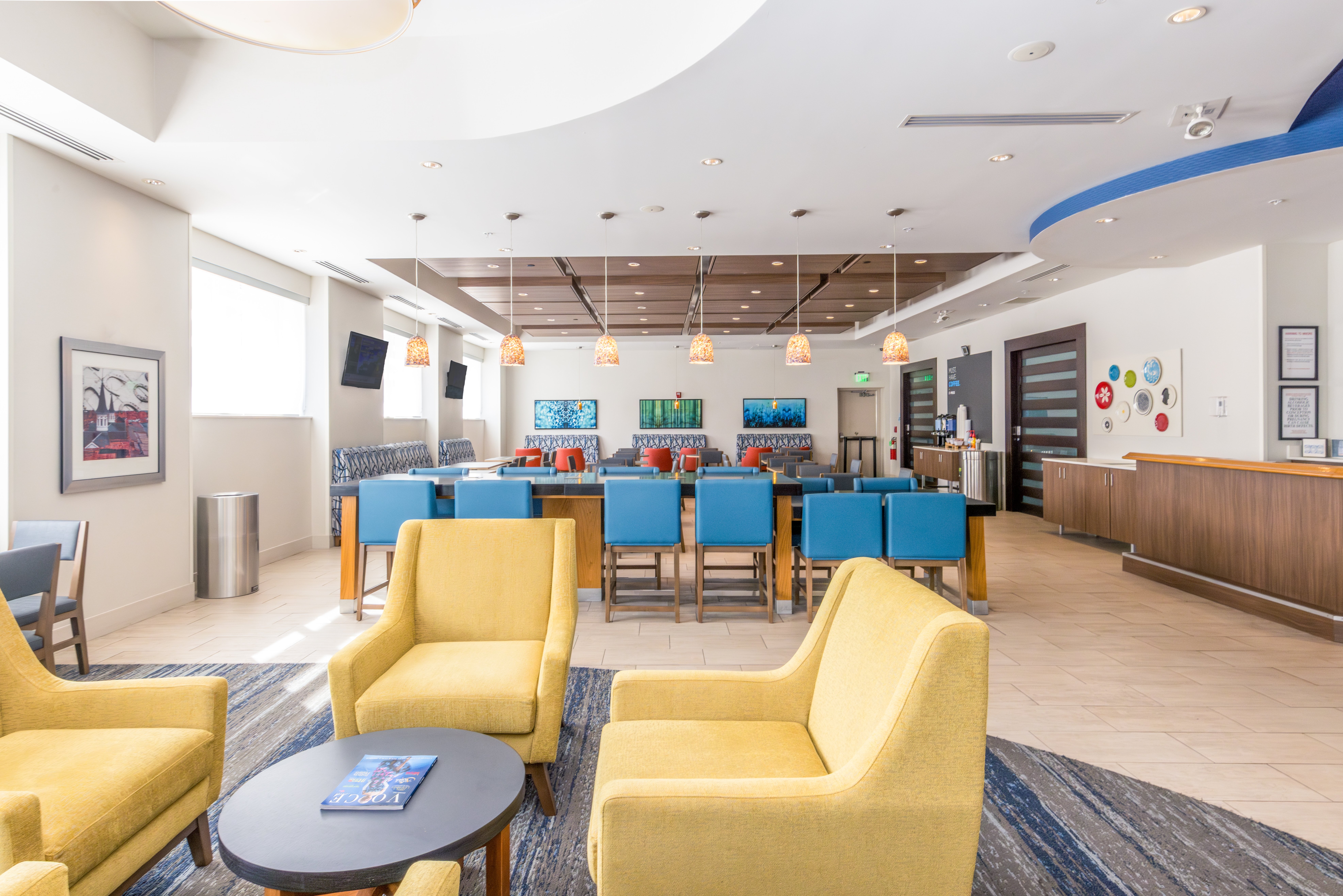 Holiday Inn Express And Suites Louisville Downtown 54/71