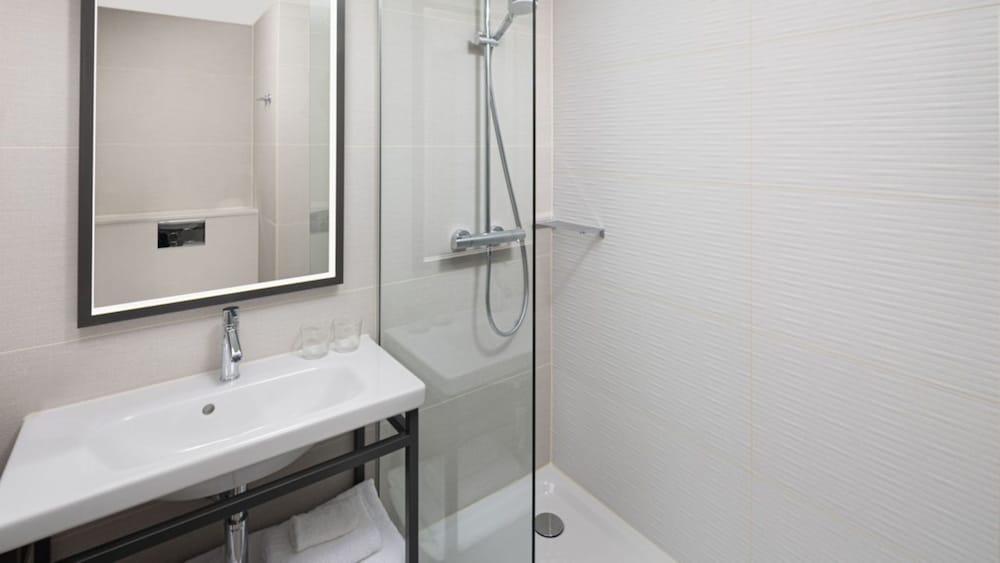 AC Hotel by Marriott Glasgow 50/50