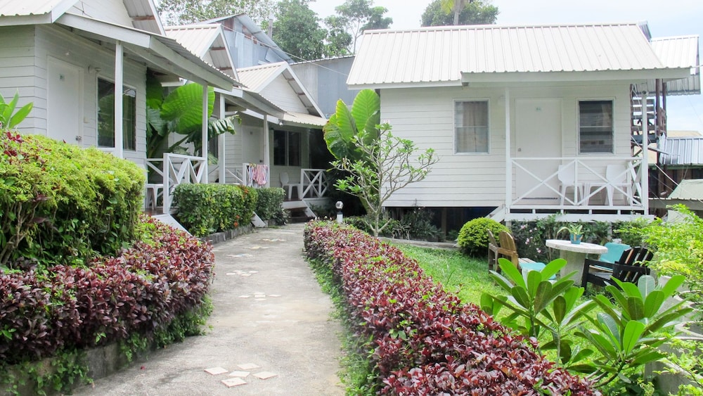 HOTEL UPHILL COTTAGE 23/30