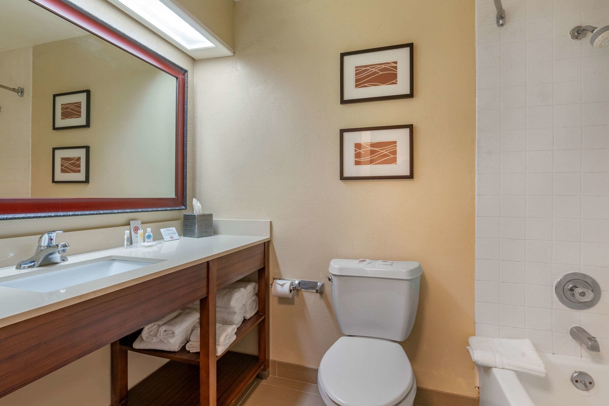 غرفة بسرير كينج لذوي الإعاقة، Comfort Inn Fairfield Napa Valley Area 7/7
