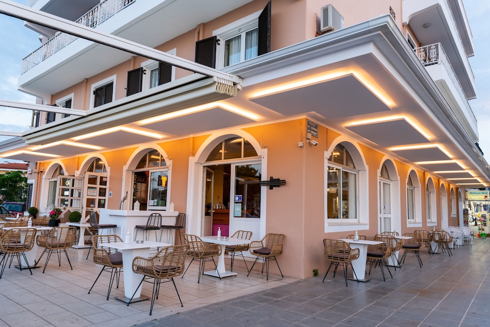 Nirikos Hotel 2/49