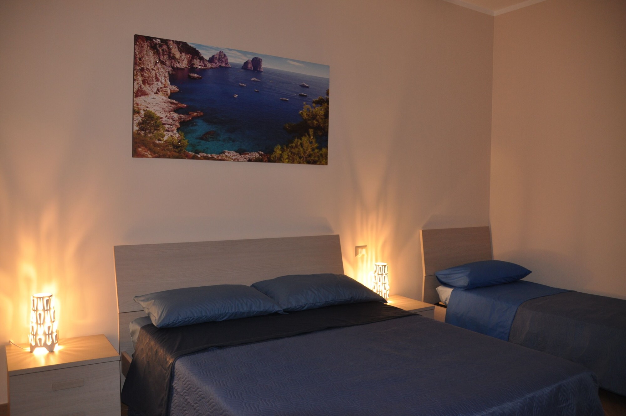 ROOM, TRIPLE