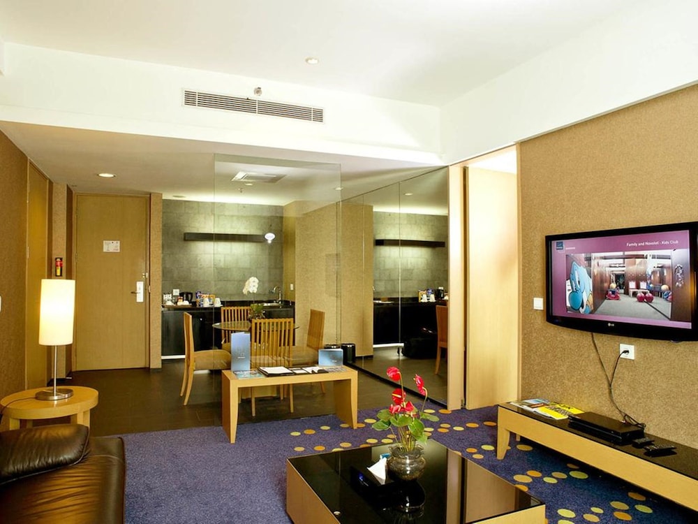 NOVOTEL BANDUNG 49/73