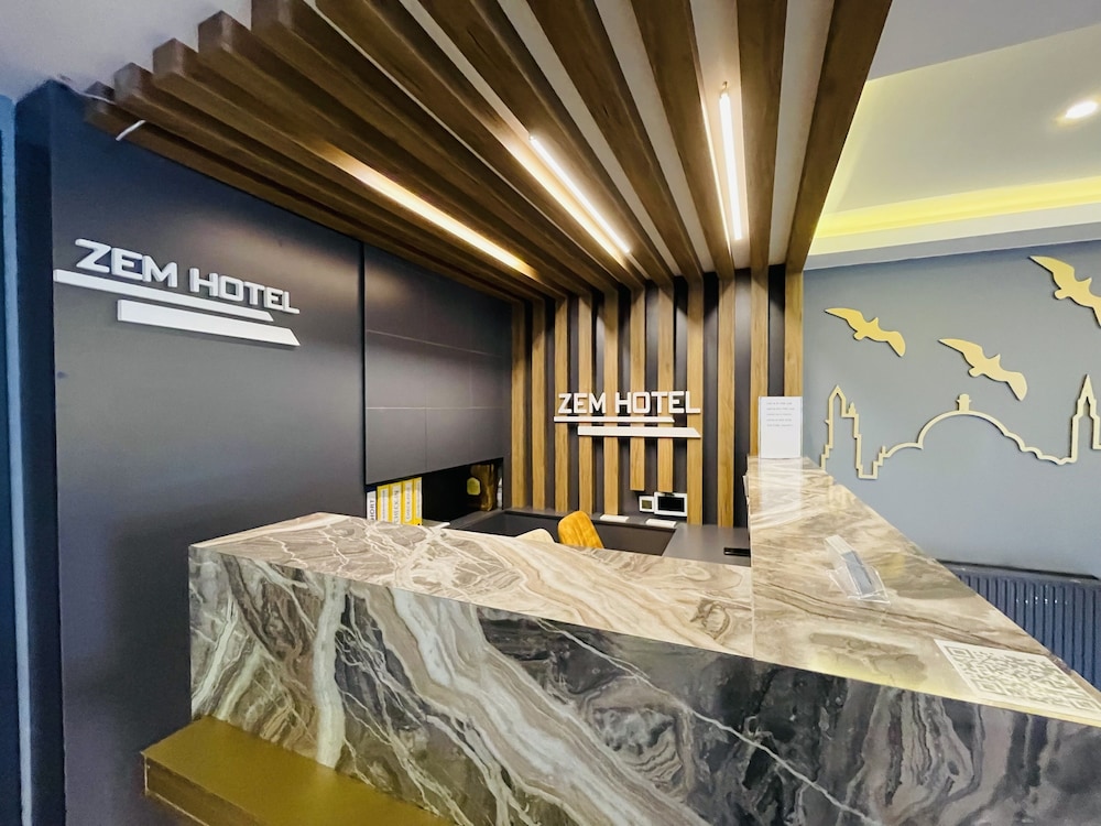 Zem Hotel 15/45