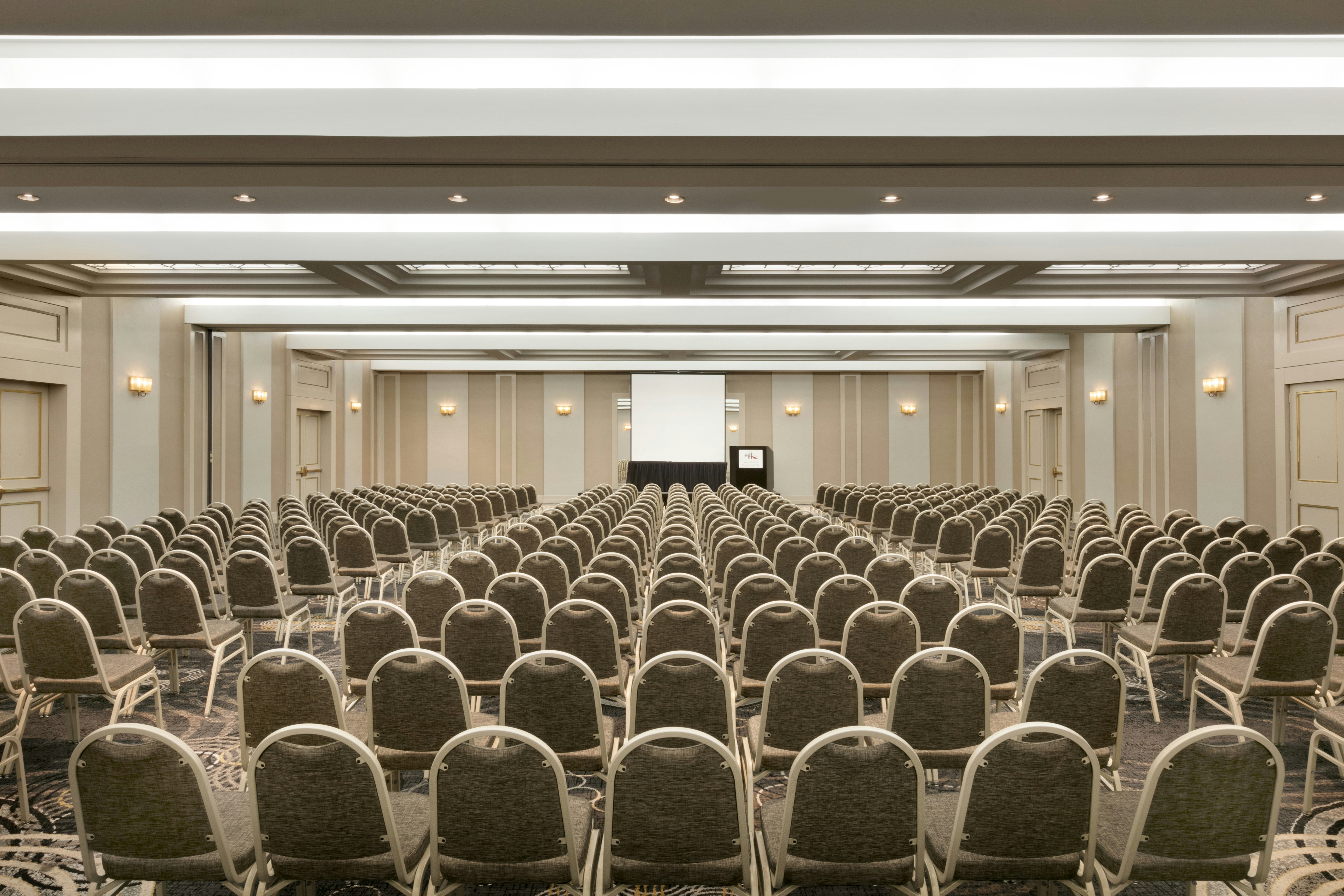 DoubleTree by Hilton New York LaGuardia Airport 40/54