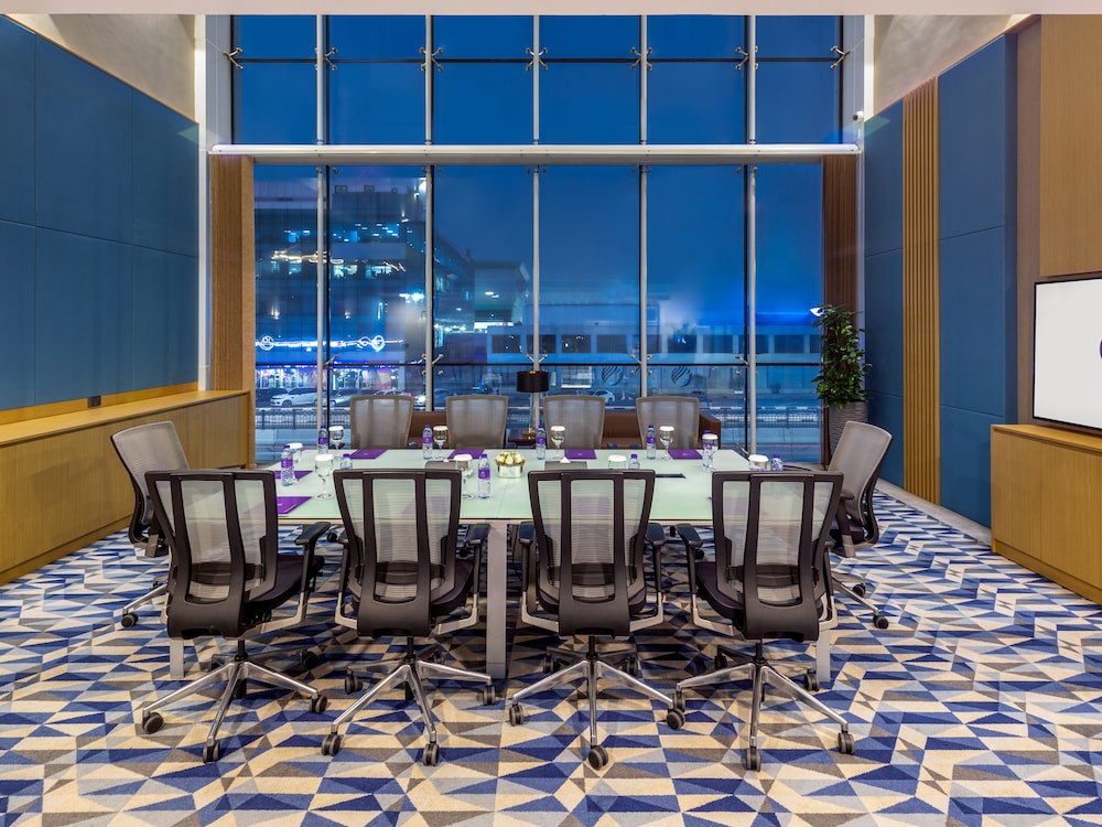Flora Inn Dubai 47/51