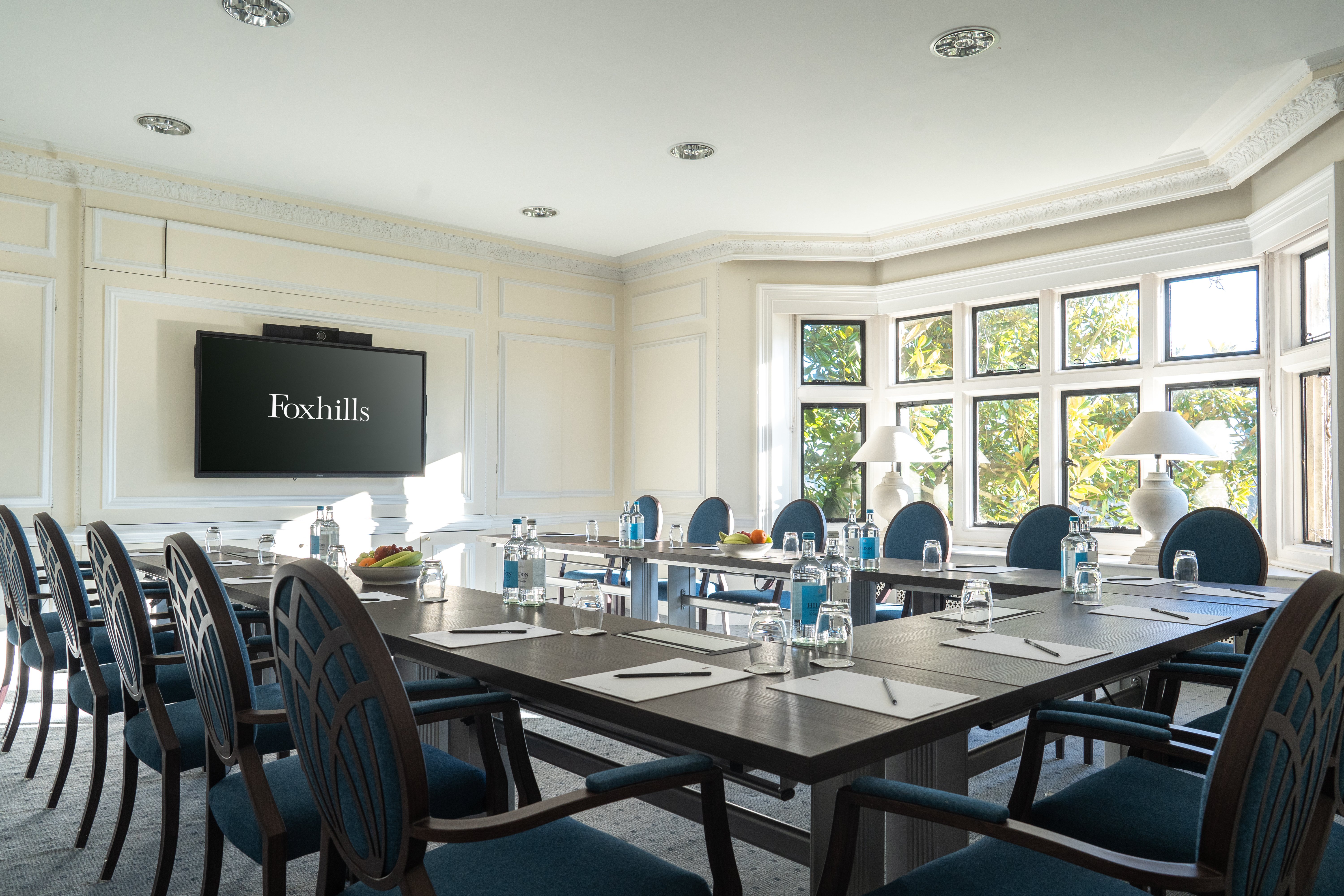 FOXHILLS CLUB AND RESORT WOKING 22/35