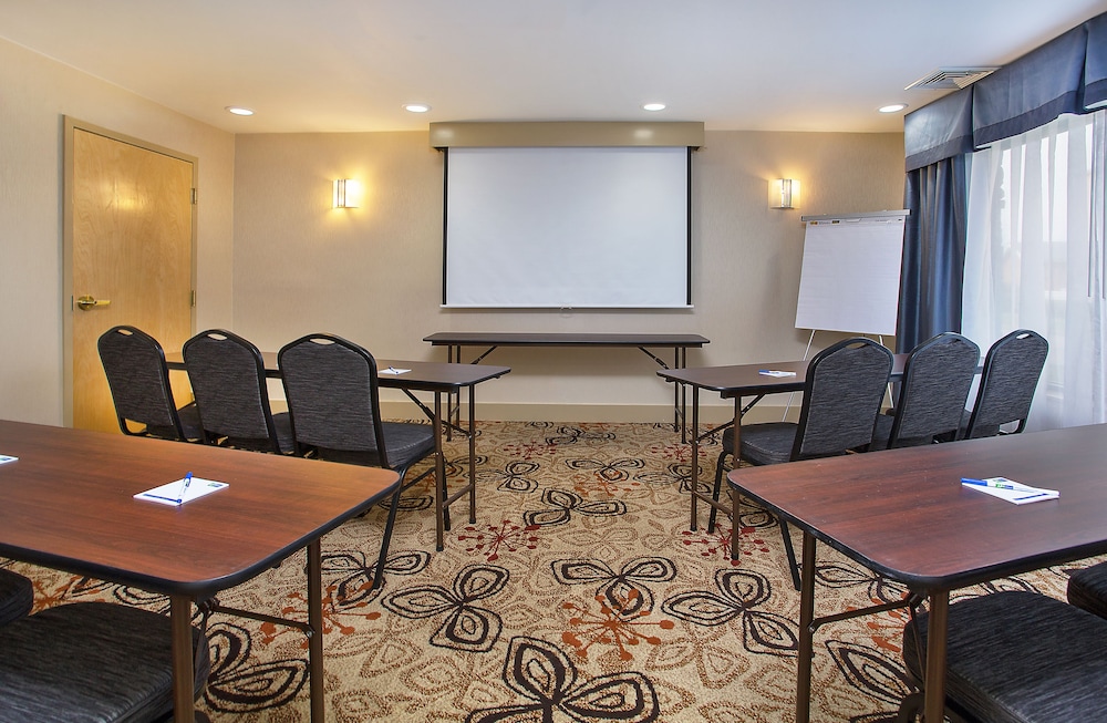 Holiday Inn Express Berea 38/44