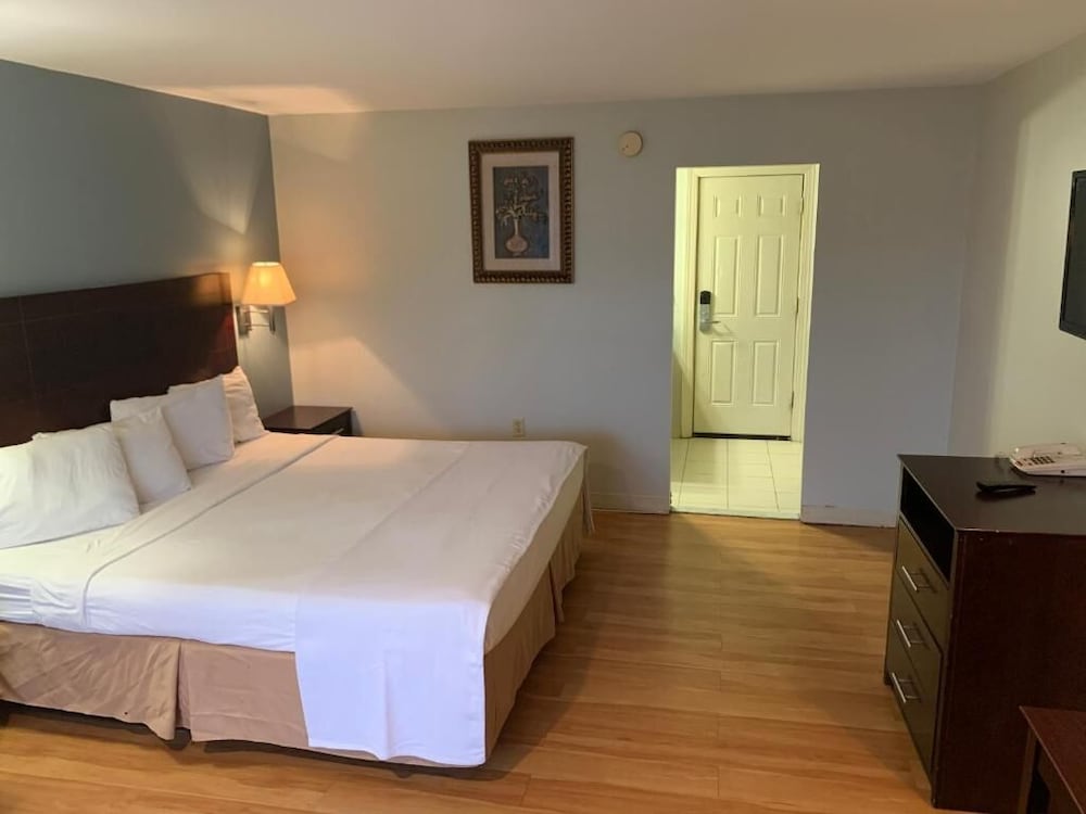 Crystal Inn Eatontown 20/41