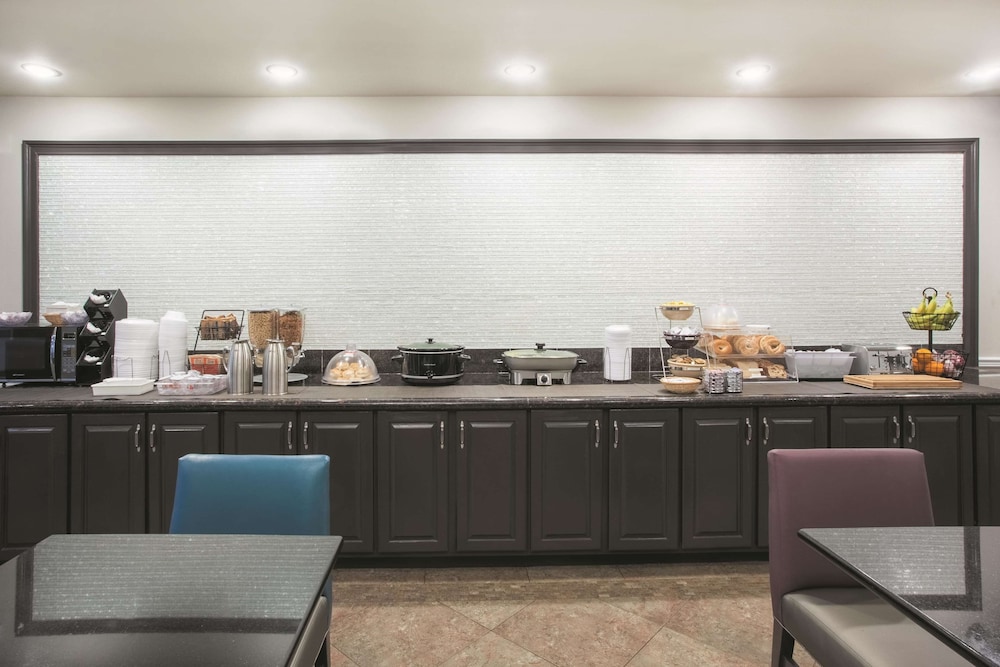 La Quinta Inn & Suites by Wyndham Fort Walton Beach 15/24