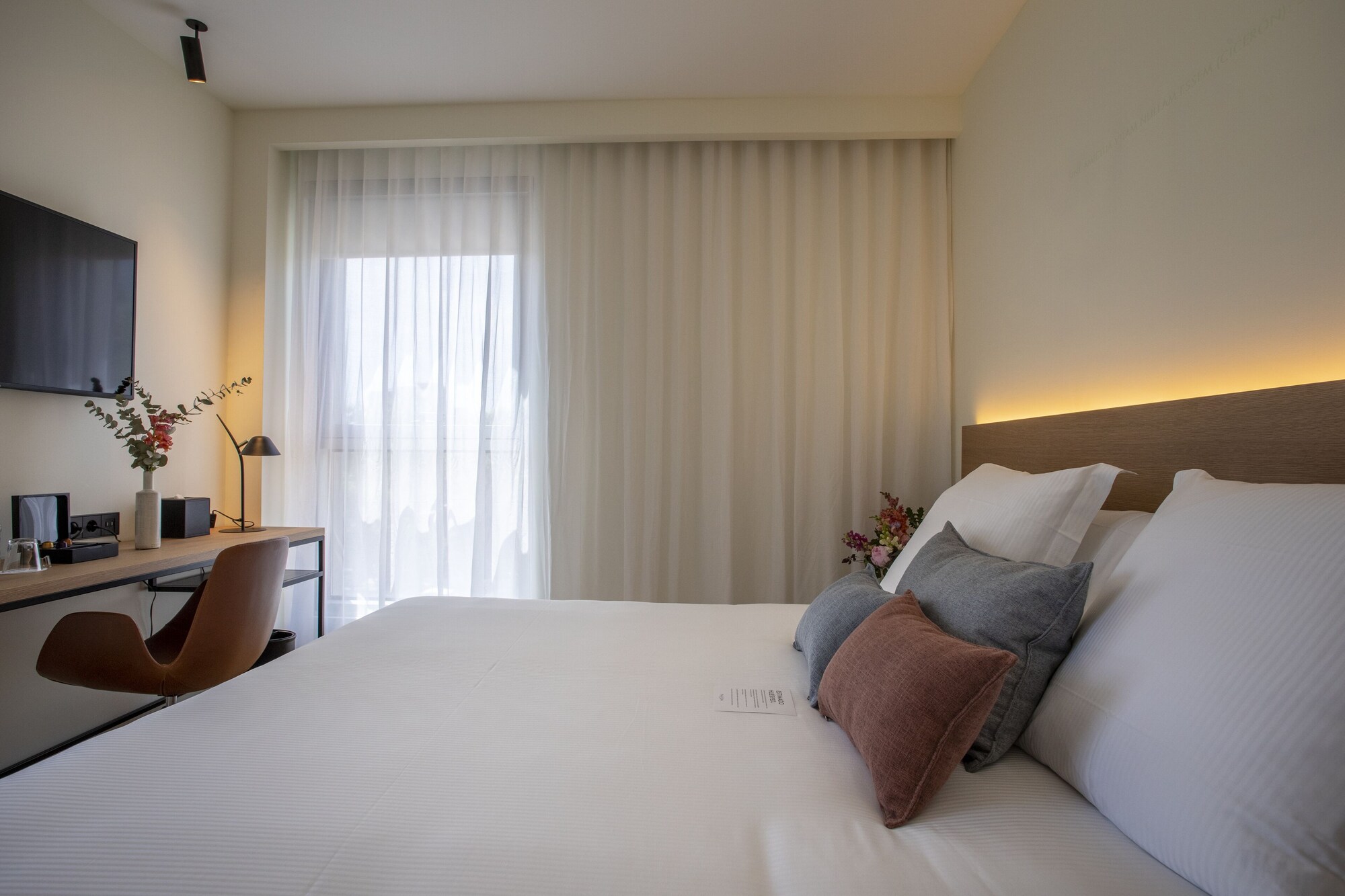 Executive, King Bed, Pool View