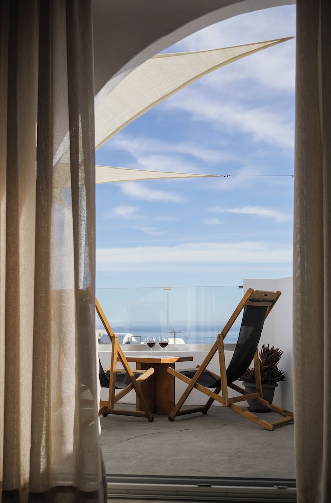 Valery Suites 25/54