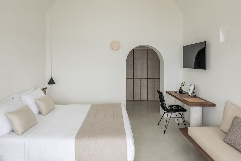 Enigma Apartment 7/50