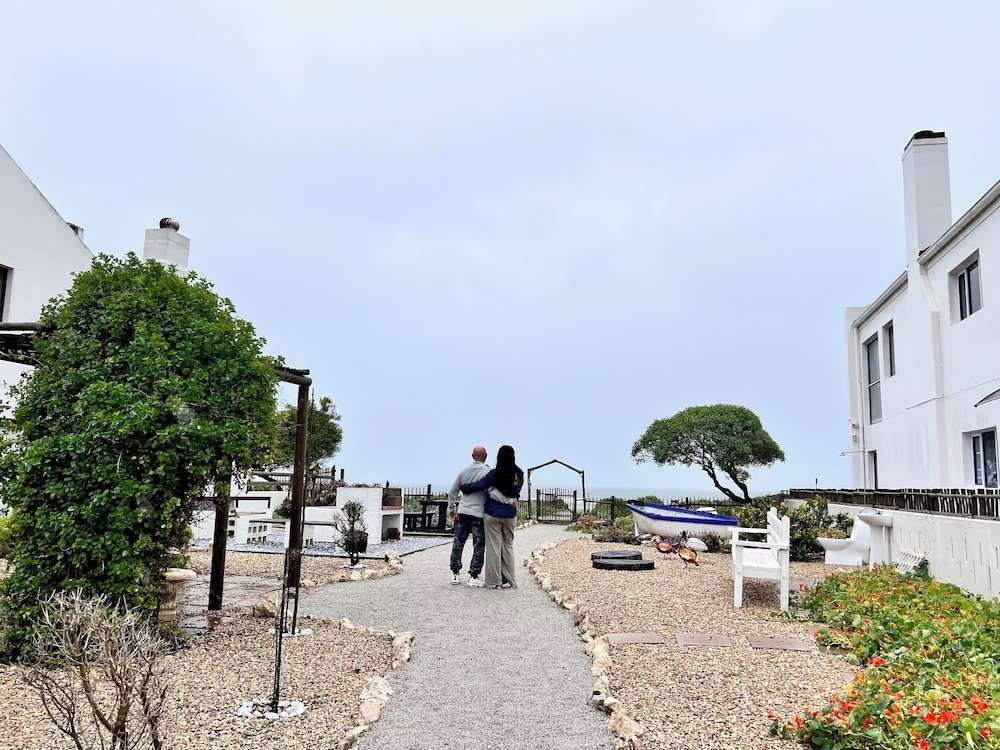 Baywatch Villa Guest House And Self Catering Accommodation 45/50