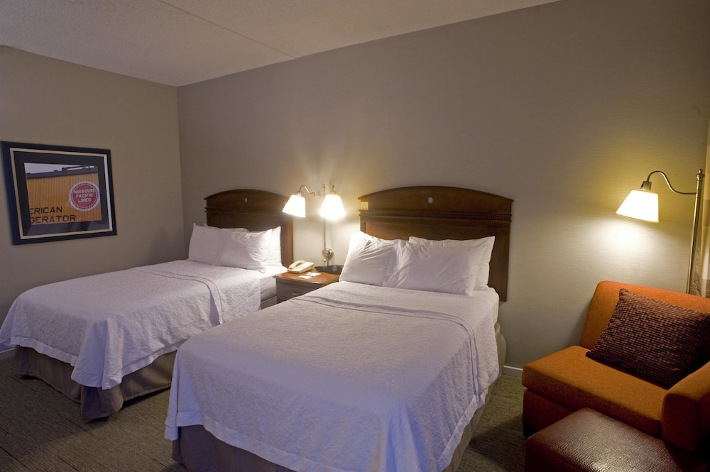 Hampton Inn Springfield-South 11/39