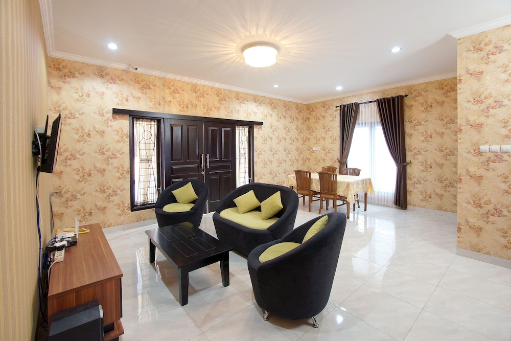 Hotel O near UGM formerly Bayang Brothers Guest House 45/55