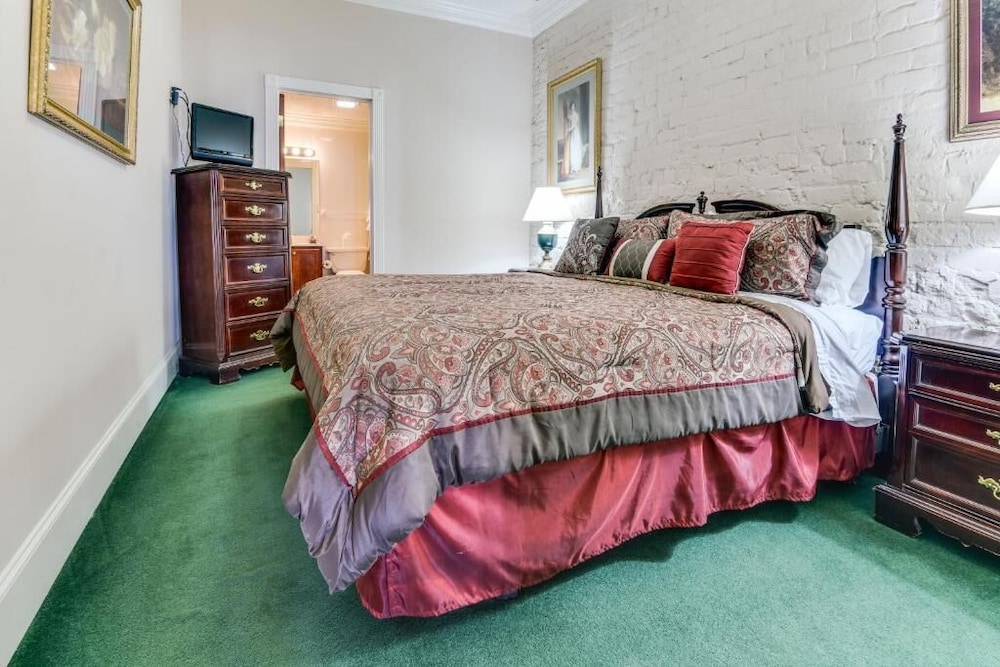 Plaza Suites Downtown New Orleans 12/50
