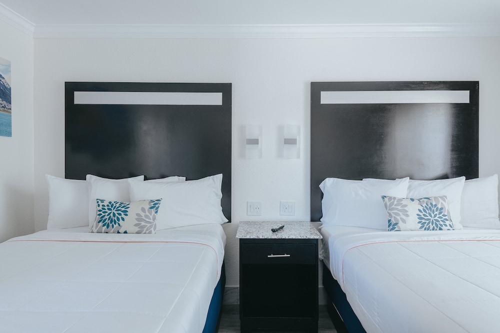 Sea Air Inn and Suites Downtown Morro Bay 12/50