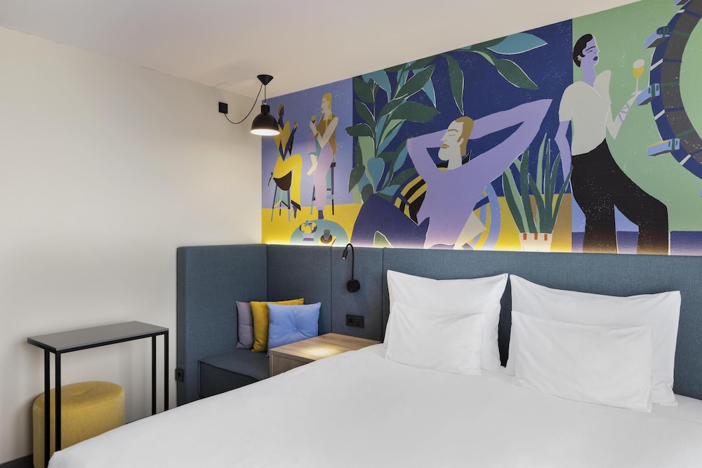 STANDARD, KING BED