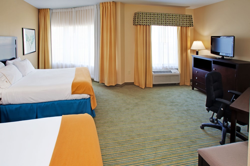 Holiday Inn Express Waterloo-Cedar Falls 26/59