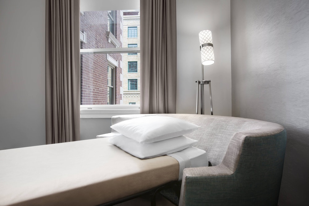 Courtyard By Marriott Cape Girardeau Downtown 19/42