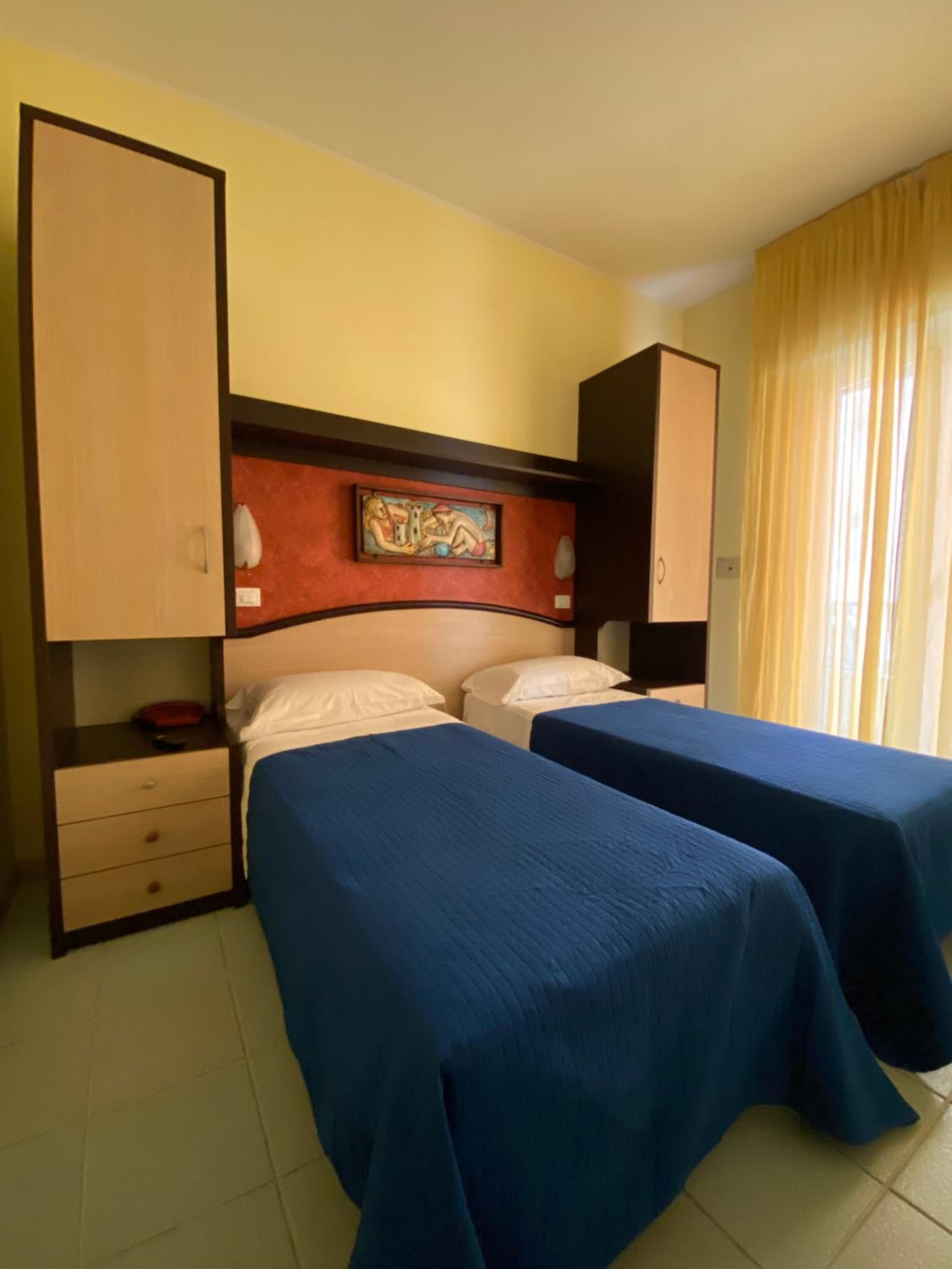 غرفة اقتصادية بسرير مزدوج أو سريرين منفصلين بشرفة، Hotel Plaza 7/10