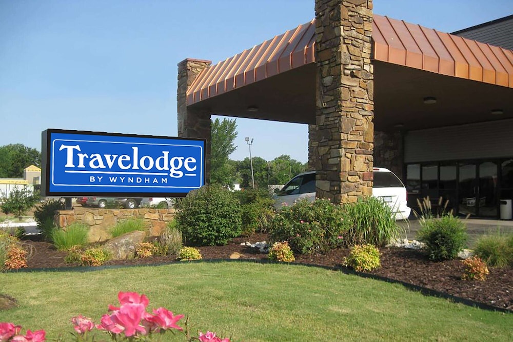 Travelodge by Wyndham Coffeyville 2/48