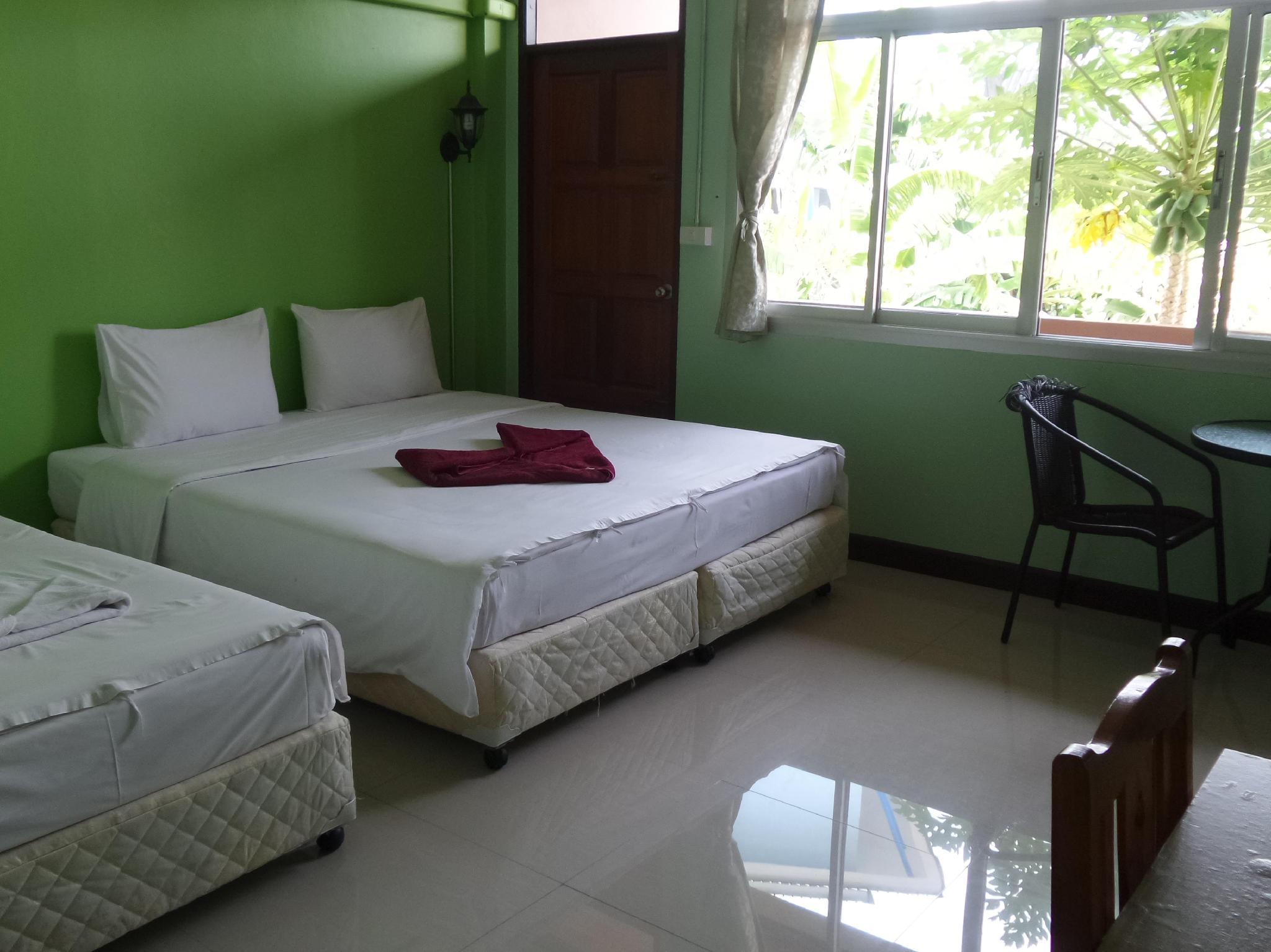 ROOM, TRIPLE