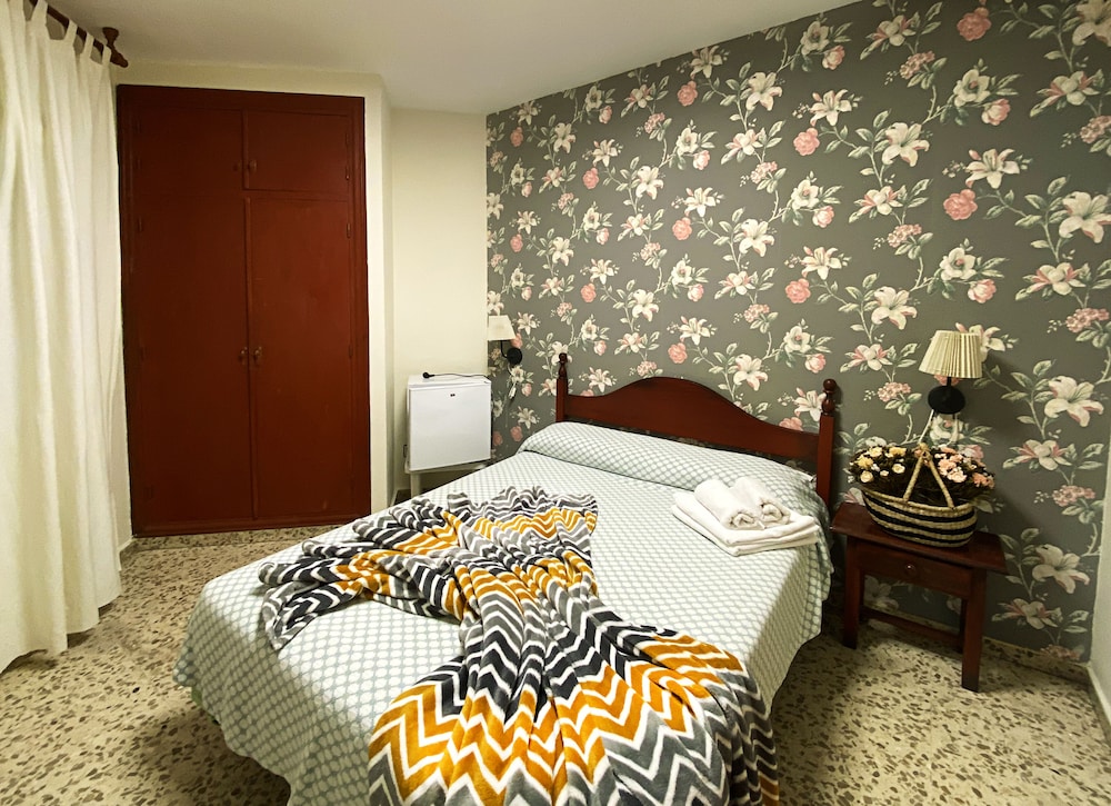 Hostal Azahara 12/70