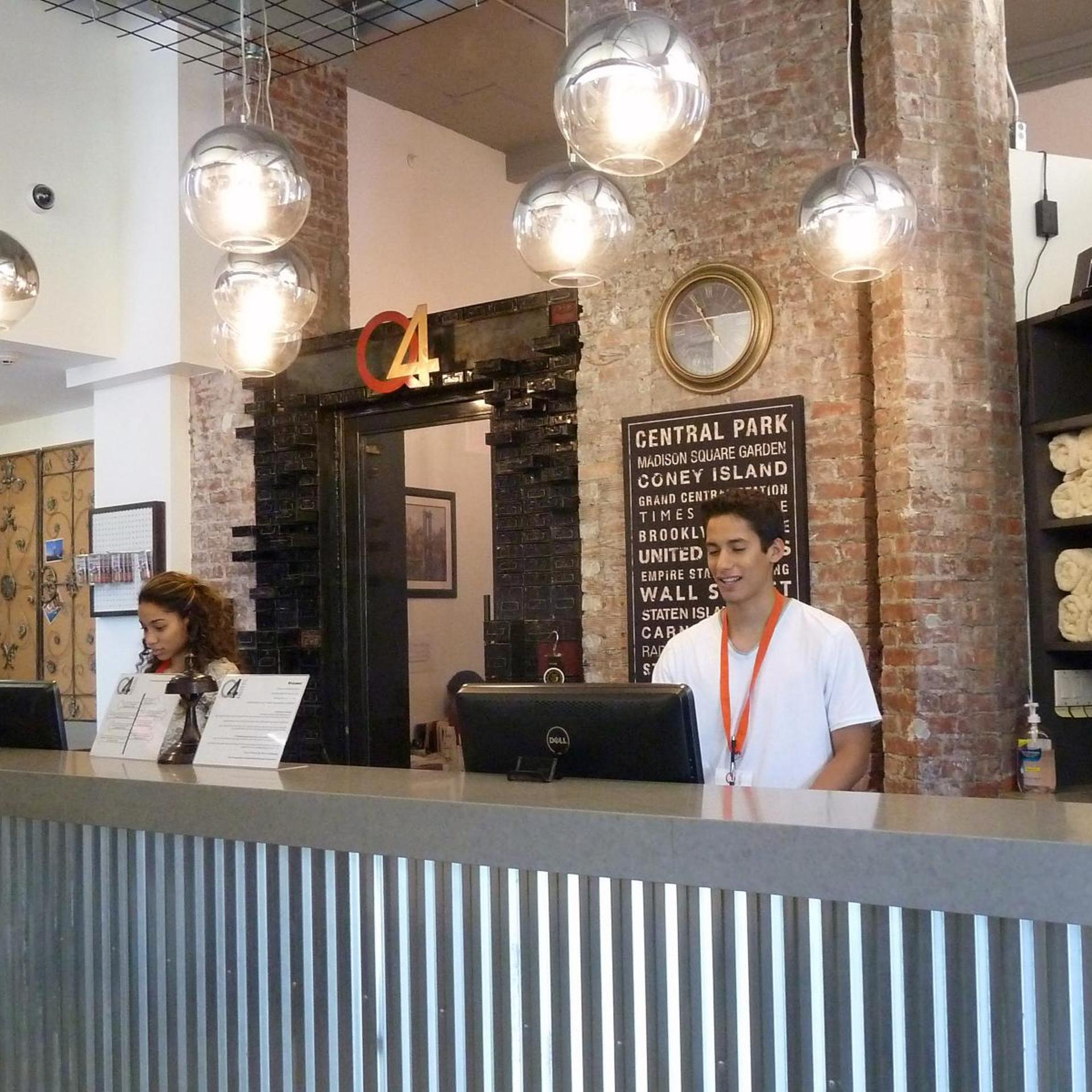 Q4 Hotel And Hostel 5/39