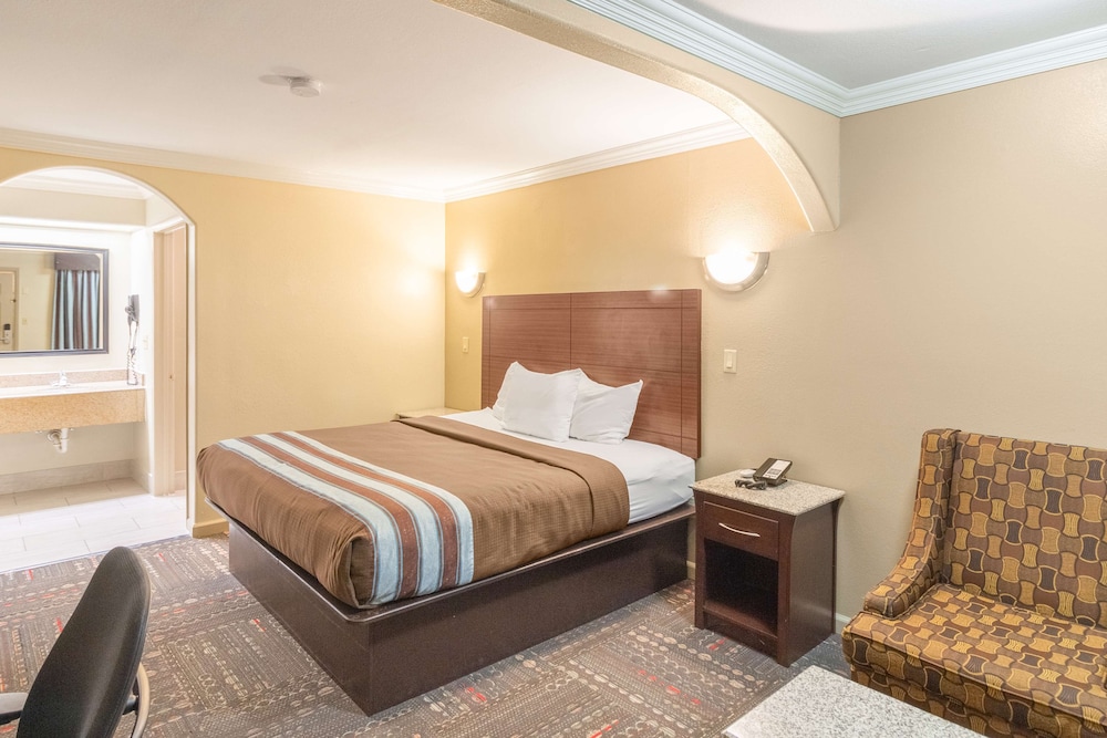 Americas Best Value Inn Houston Heights at I-45 13/40