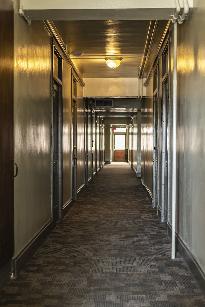 Gardner Hotel & Hostel 46/49