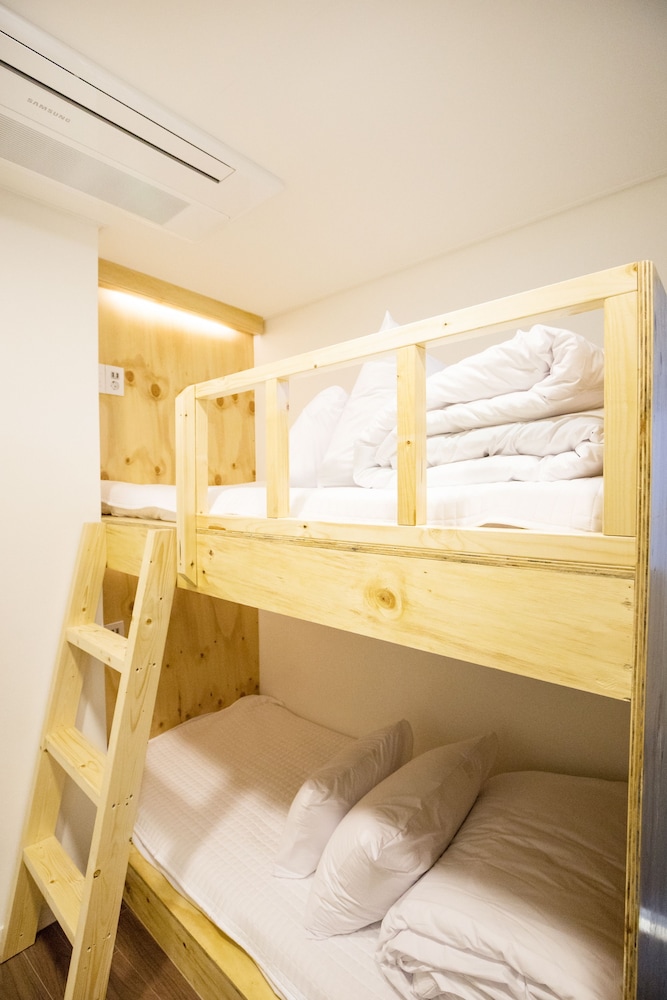 Step Inn Myeongdong 1 14/72