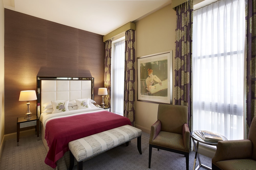 THE MANDEVILLE HOTEL 13/62
