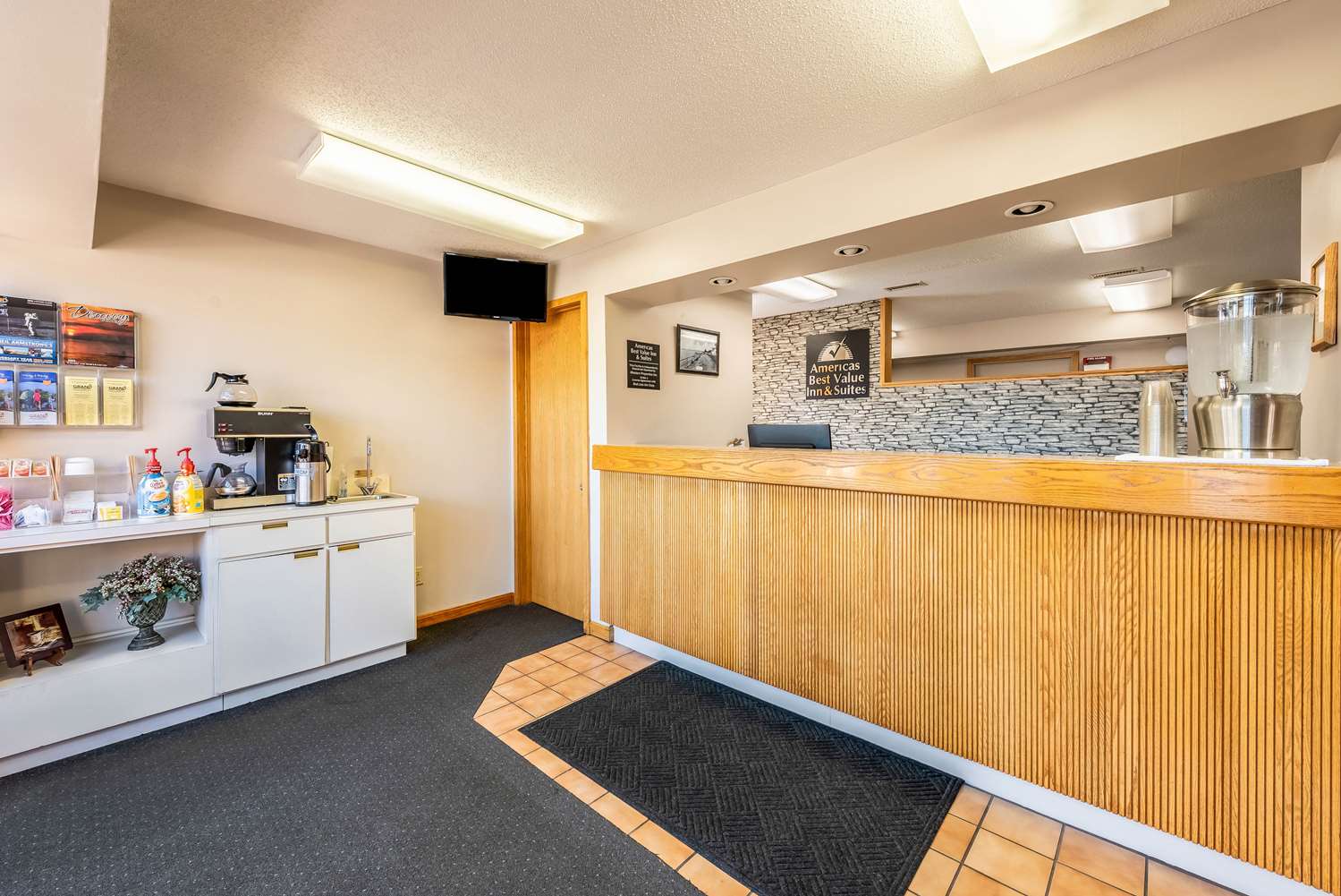 Americas Best Value Inn Suites St Marys 7/35