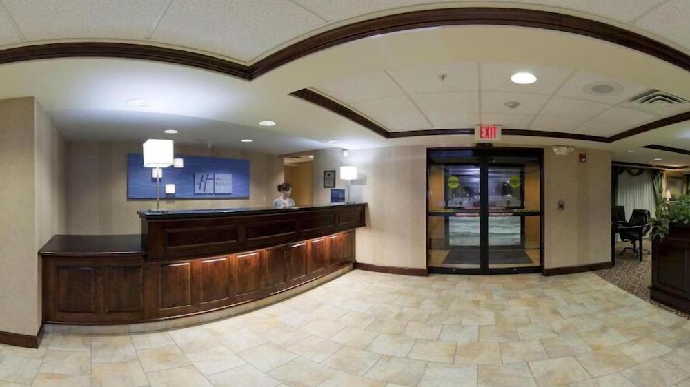 Holiday Inn Express Lebanon 2/36