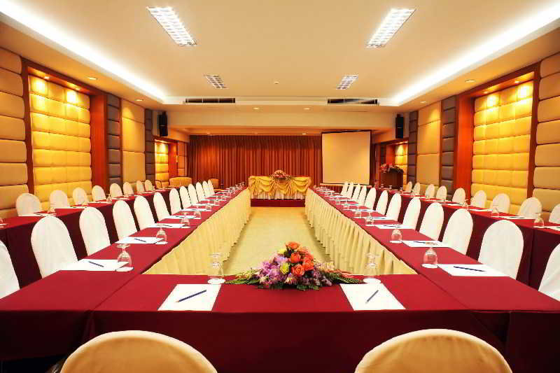 Furama Chiang Mai Hotel 32/38