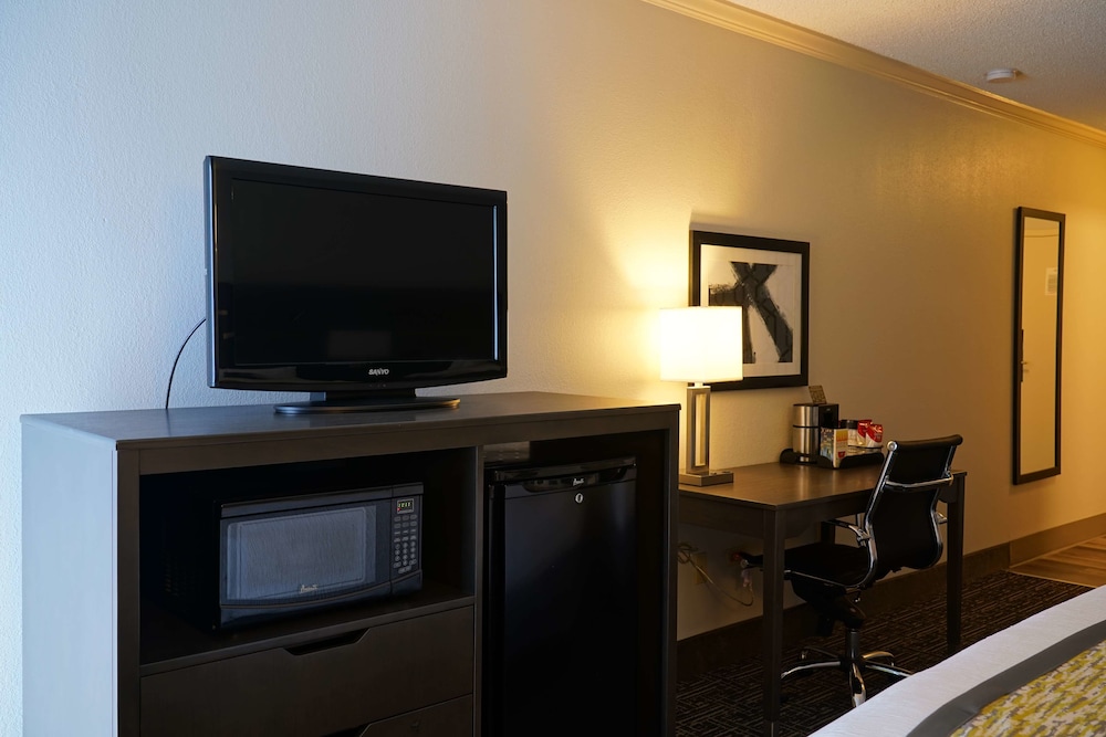 Best Western Plus Morristown Conference Center 38/45